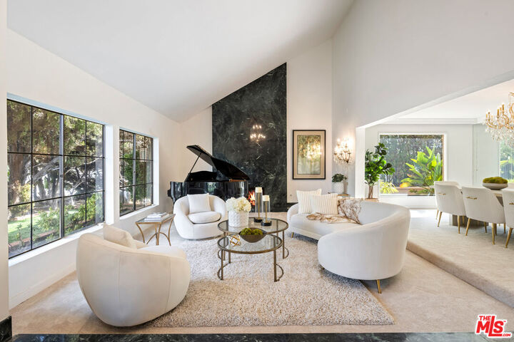 Property Photo: 8000 Oceanus Dr CA 90046