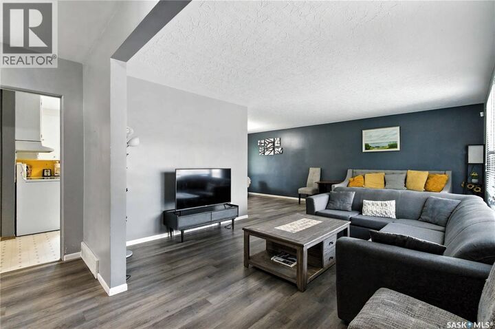 Property Photo:  1426 10th Street E  SK S7H 0J5 