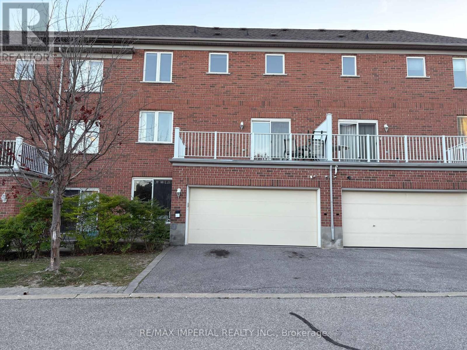 Property Photo: 90 Leitchcroft Crescent ON L3T 1W1