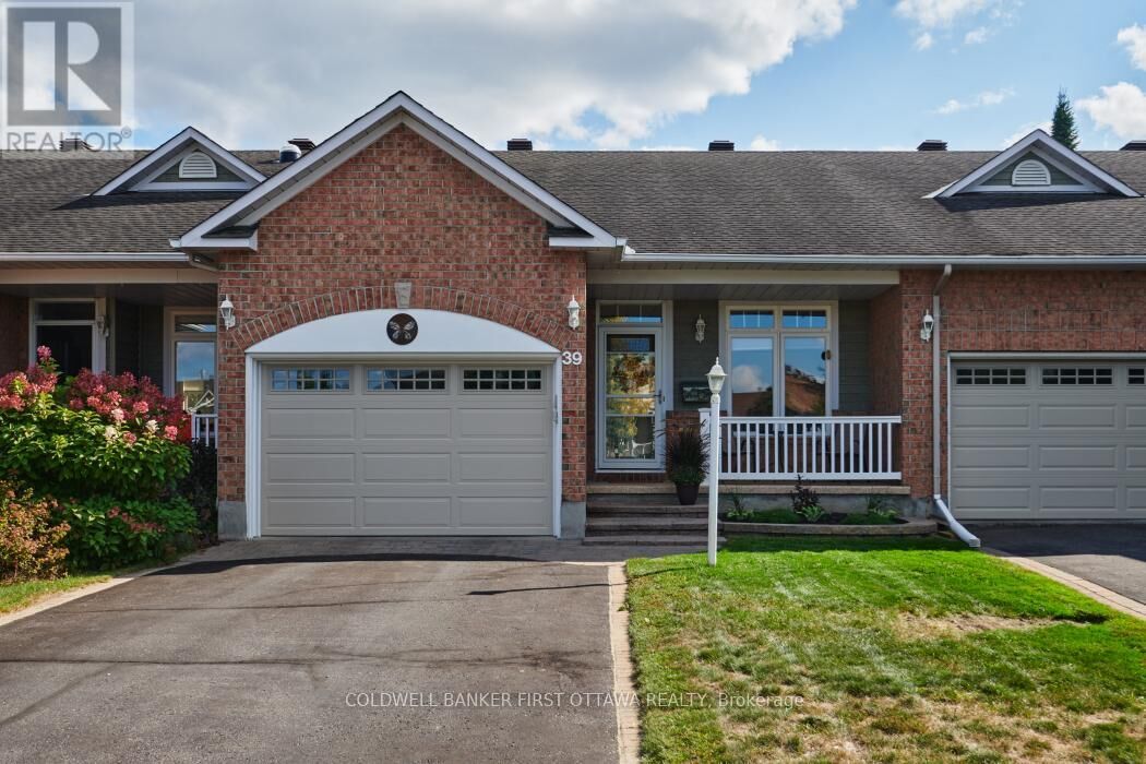 Property Photo:  39 Sable Run Drive  ON K2S 1W8 