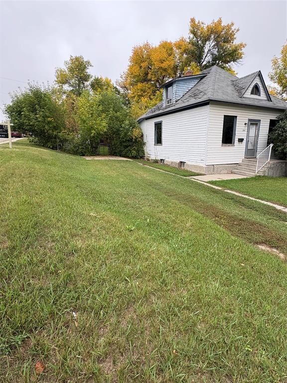Property Photo:  260 Franklin Street  MB R7A 5P3 