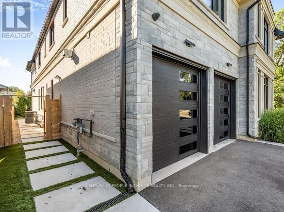 Property Photo:  2371 Camilla Road Bsmt  ON L5A 2K4 