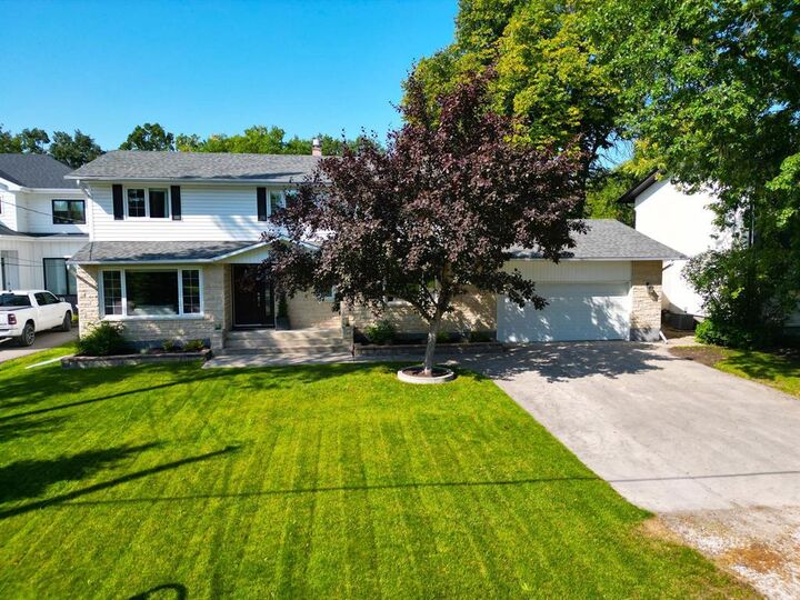 738 Buckingham Road  Winnipeg MB R3R 1C2 photo