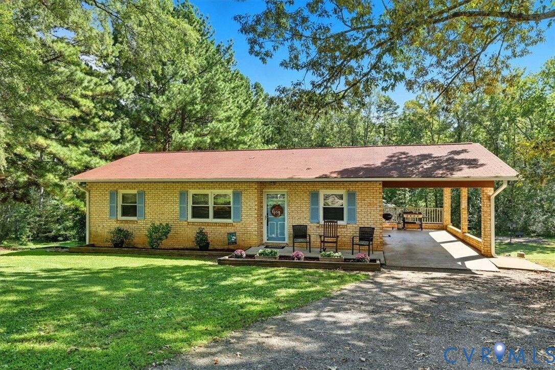 Property Photo:  237 Craddock Street  VA 23917 