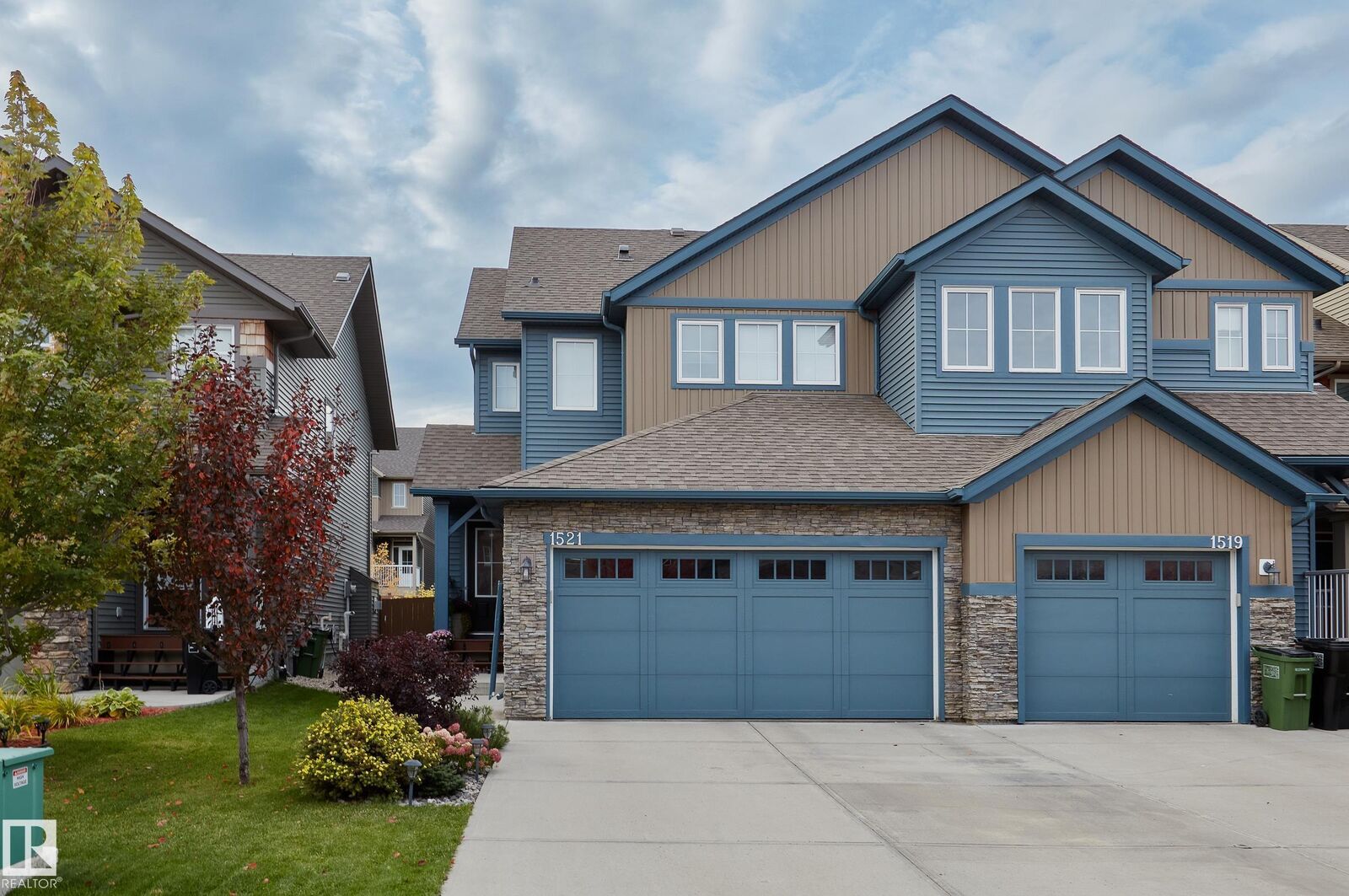 Property Photo:  1521 Graydon Hill Point(E) SW  AB T6W 3C7 