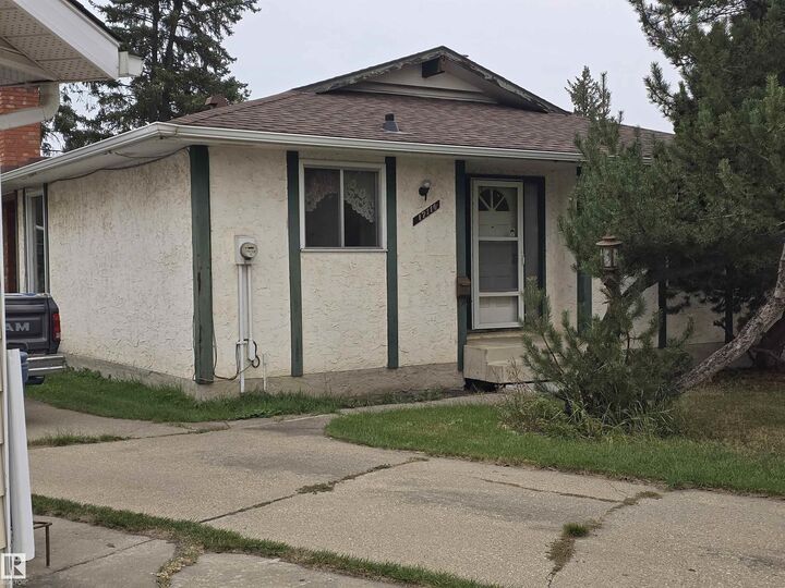 17116 81 Avenue NW  Edmonton AB T5C 1N9 photo