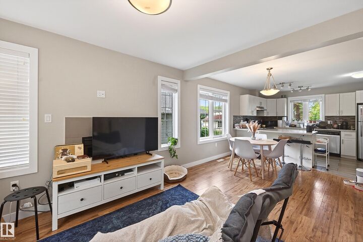 Property Photo:  10204 113 Avenue NW  AB T5G 0W9 