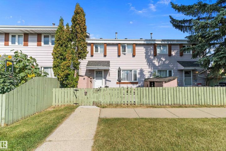 7B Callingwood Court NW  Edmonton AB T5R 0H5 photo