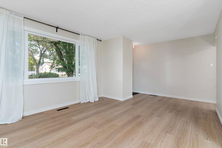 Property Photo:  11015 152 Street NW  AB T5P 1Z9 