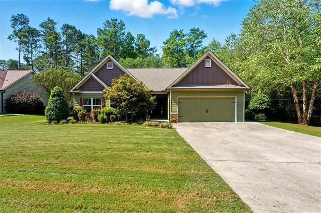 Property Photo: 98 Jessica Court GA 30157