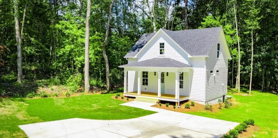 Property Photo:  473 West Avenue  GA 30108 