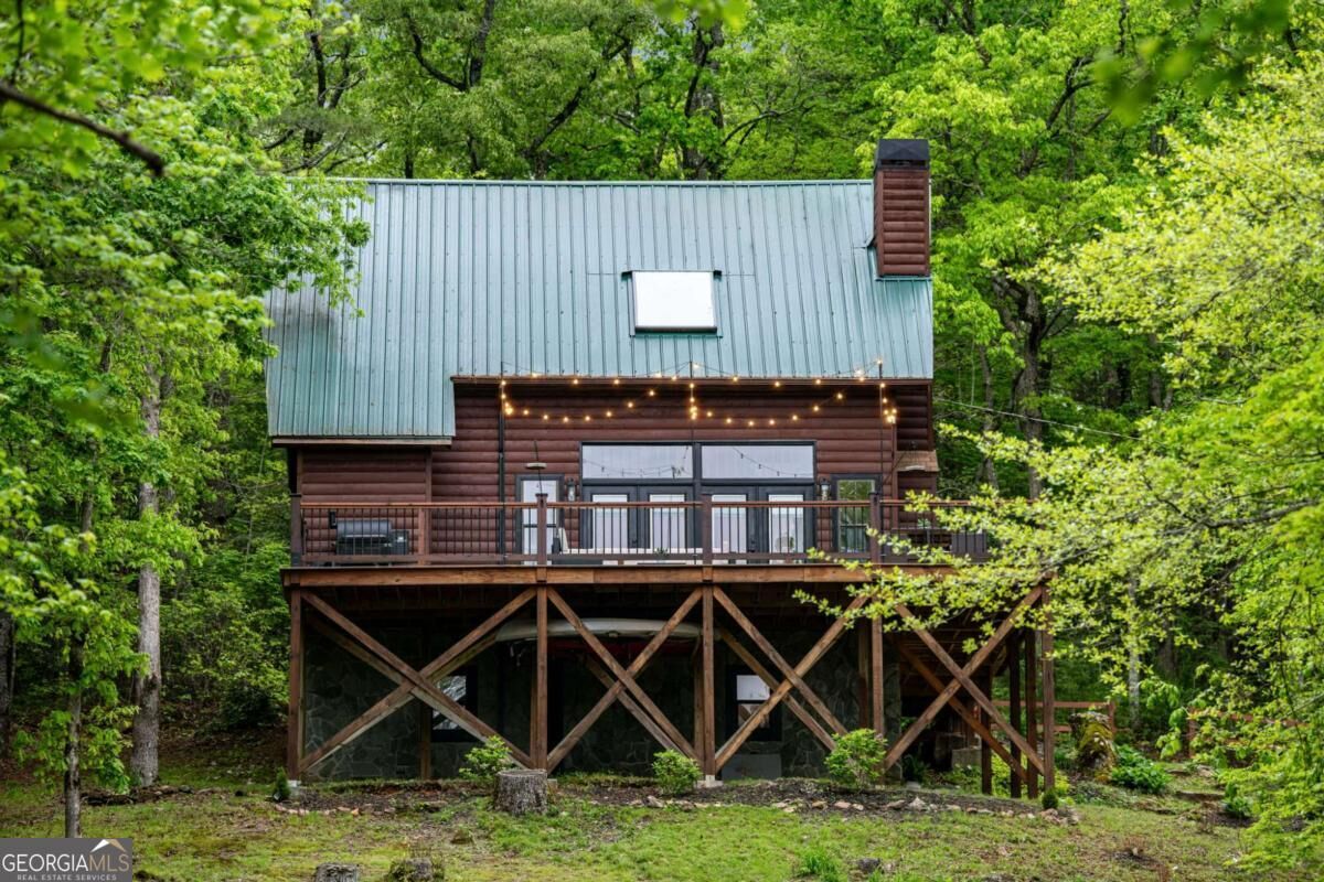 Property Photo: 400 Creekside Drive GA 30555