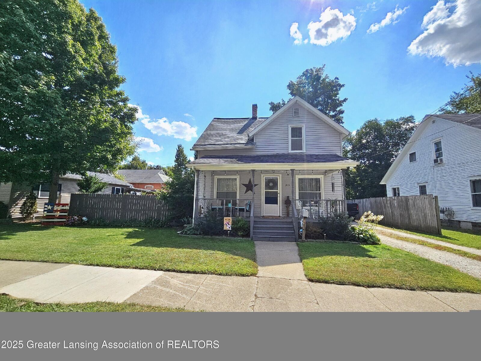 Property Photo:  315 W Henry Street  MI 48813 