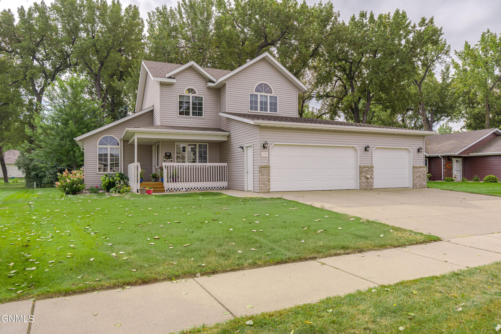 Property Photo:  3200 Bay Shore Bend SE  ND 58554 