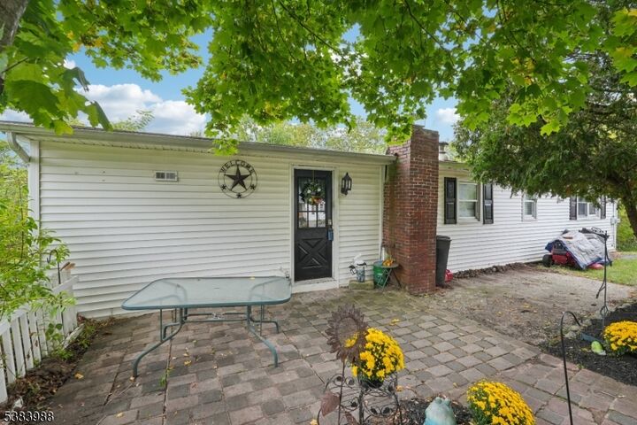 6 Mulberry St  Hamburg Boro NJ 07419 photo