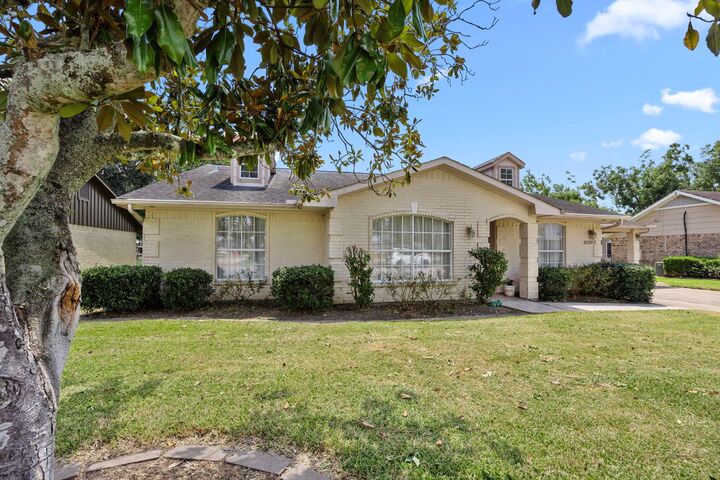 Property Photo:  719 Clubside Drive  TX 77435 