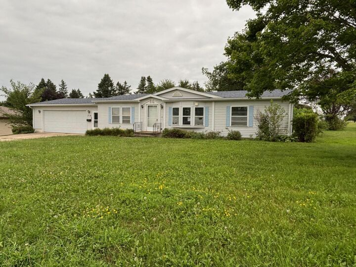 718 Edgeland  Gladbrook IA 50635 photo