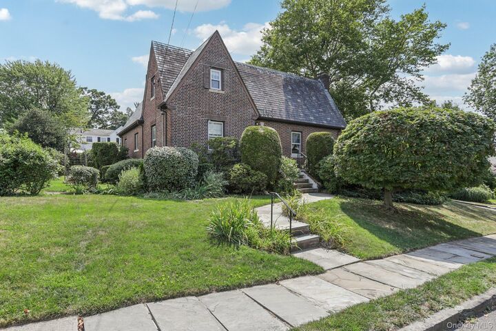 11 Corley Street  Yonkers NY 10701 photo
