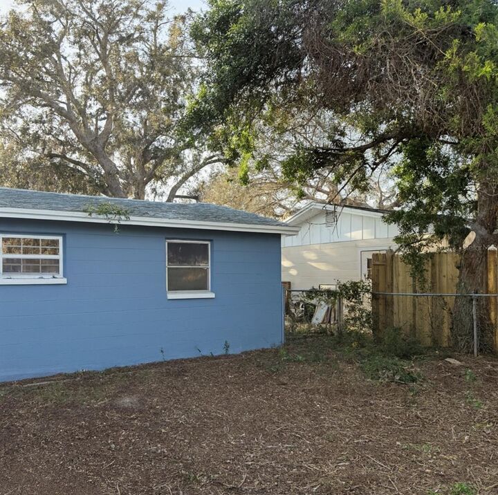 Property Photo:  3610 Pinehurst Drive  FL 34691 