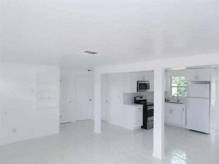 Property Photo: 3610 Pinehurst Drive FL 34691