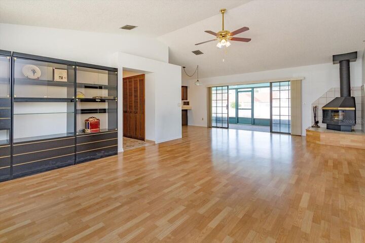 Property Photo:  1417 Ferendina Drive  FL 32725 