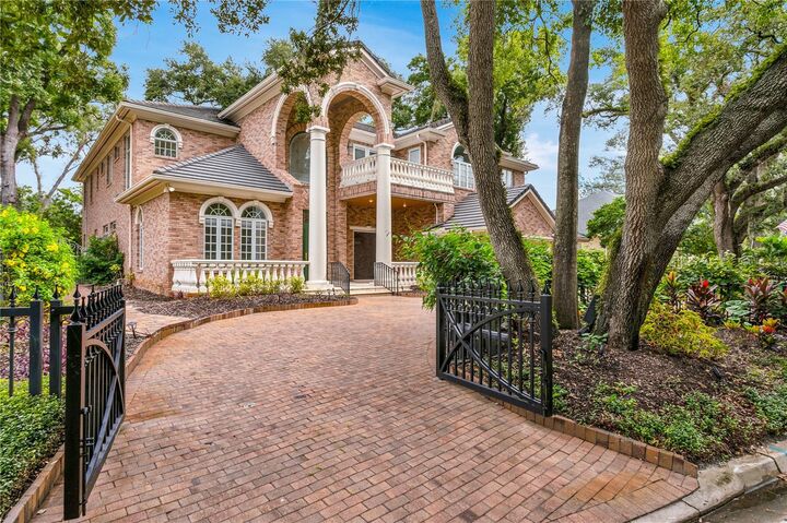 Property Photo:  4407 W Dale Avenue  FL 33609 