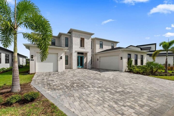 Property Photo: 9453 Golden Laurel Lane FL 32827