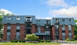 Property Photo:  450 W Adams Avenue 18  MO 63122 