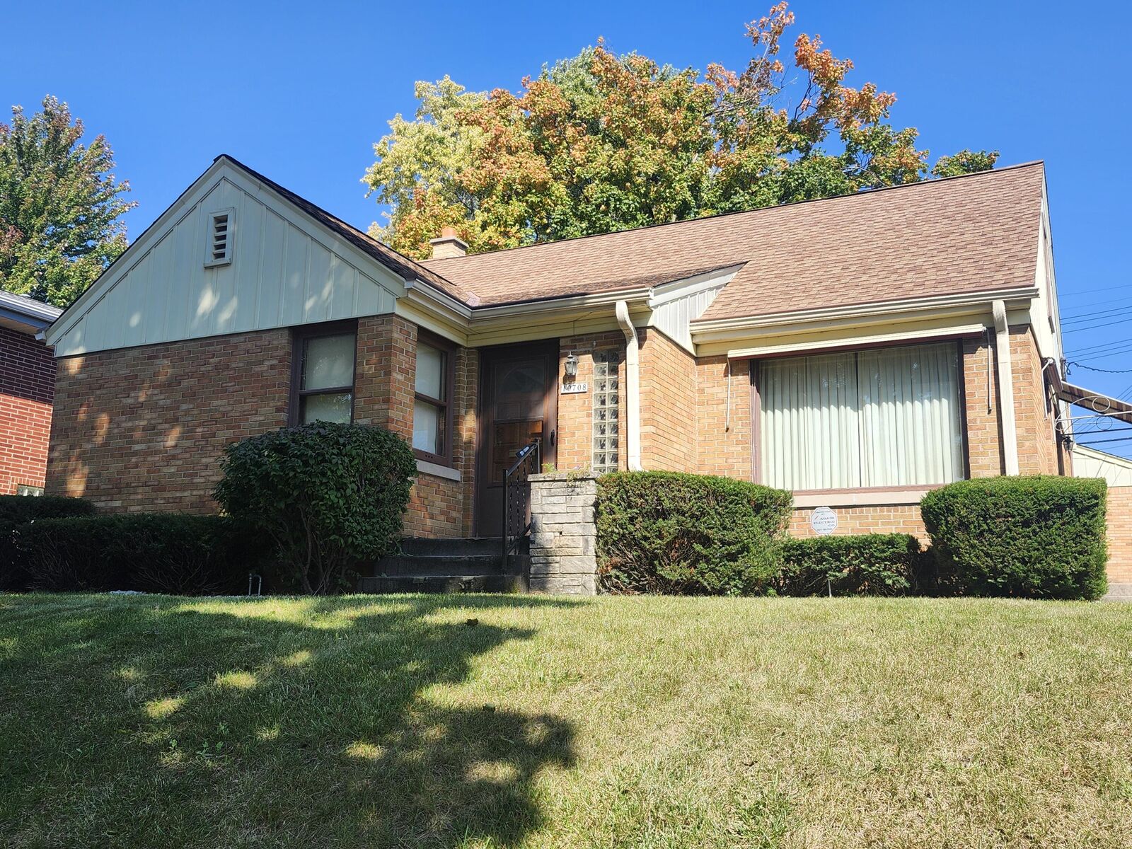 Property Photo:  10708 W York Pl  WI 53222