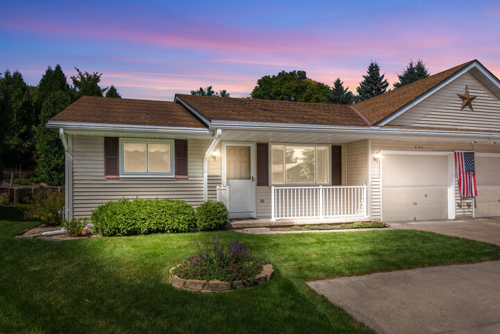 2124 Willowbrook Dr  West Bend WI 53090 photo