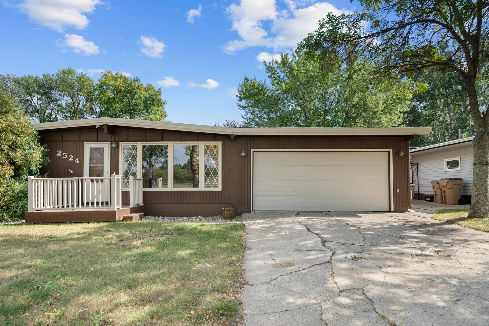 Property Photo:  2524 NW 6th St  ND 58703 