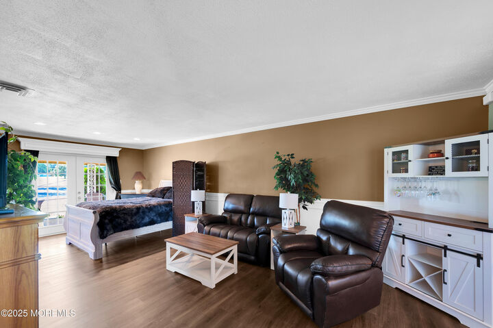 Property Photo:  6 Heywood Court  NJ 08724 