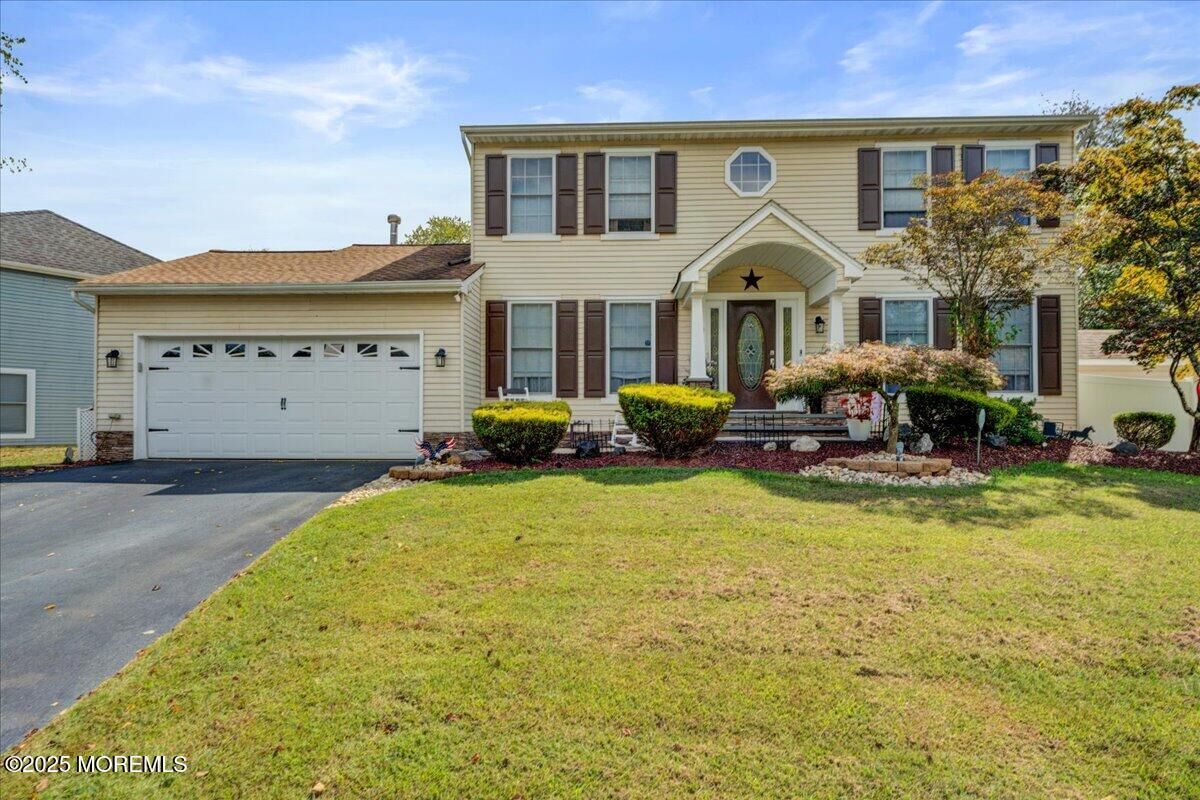 Property Photo:  9 Hawk Court  NJ 07731 