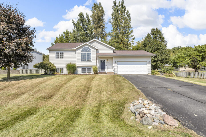 8002 Stonehaven Drive  Parma MI 49269 photo