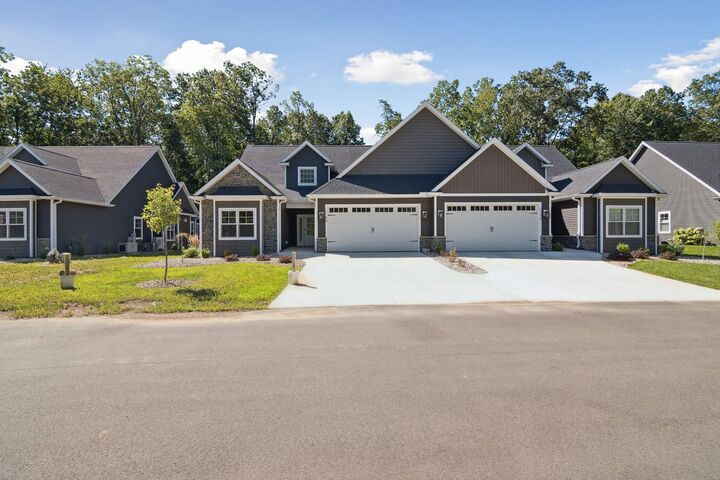 Property Photo: 1160 Lochaven Circle MI 49242