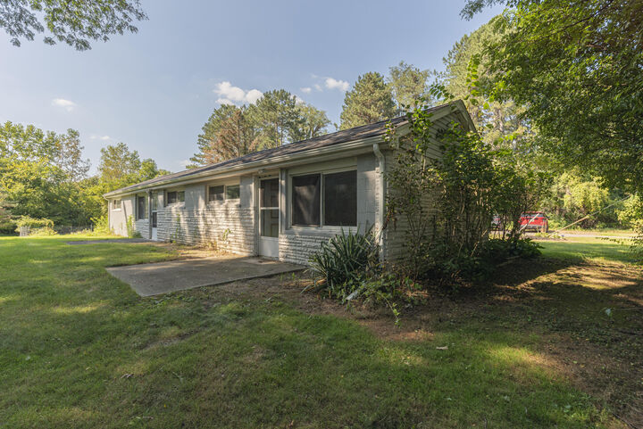 Property Photo: 1729 N Prospect Road MI 48198