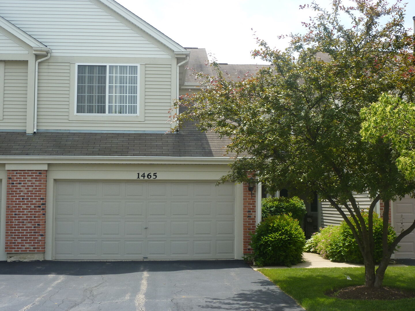 Property Photo:  1465 N Waterbury Circle  IL 60074 