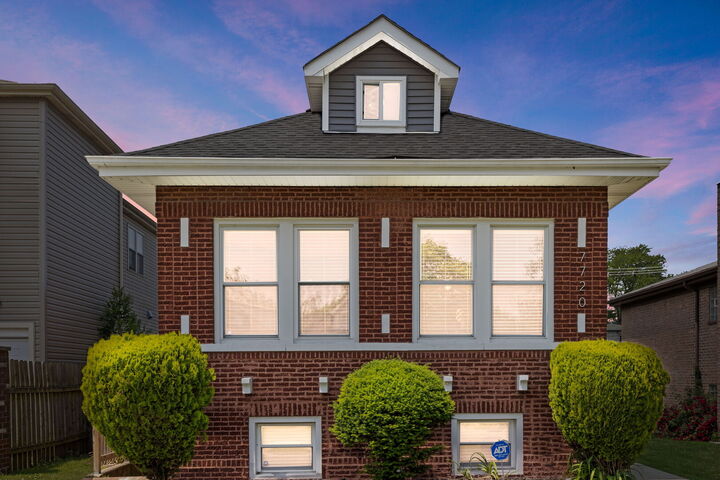 7720 S Prairie Avenue  Chicago IL 60619 photo