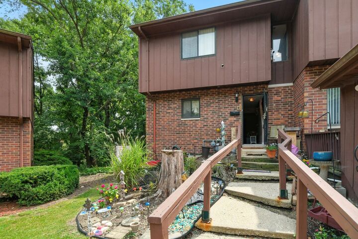 Property Photo:  1467 Midland Court 3  IL 60436 