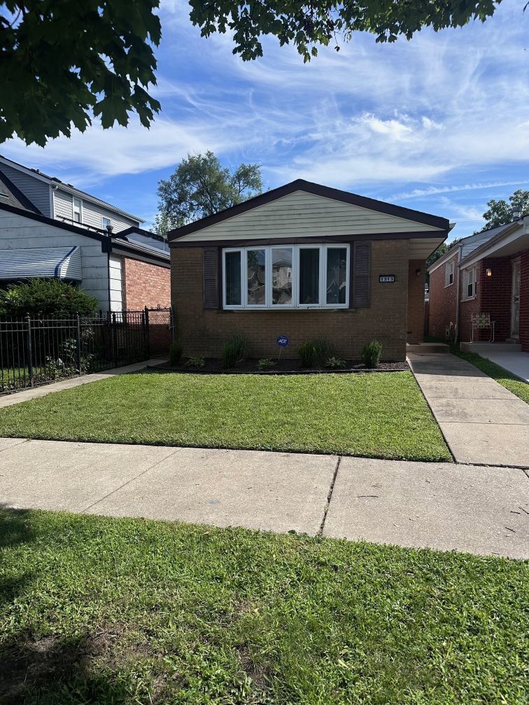 Property Photo:  1313 W 112th Street  IL 60643 