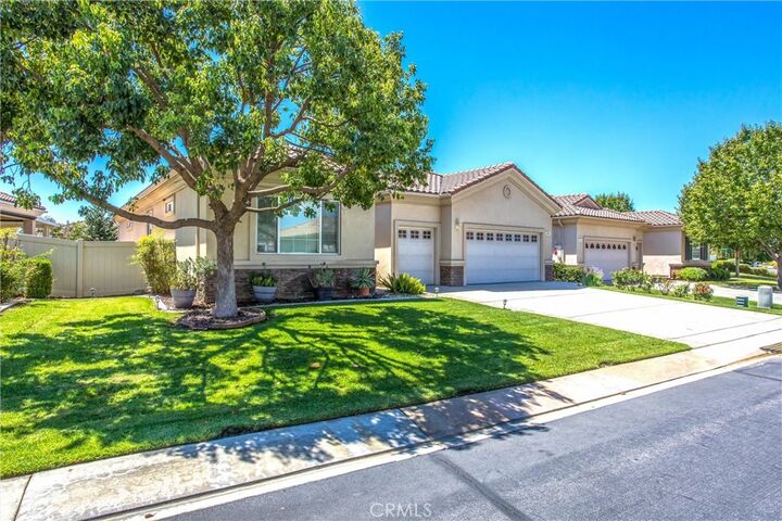 Property Photo:  967 Hidden Oaks  CA 92223 