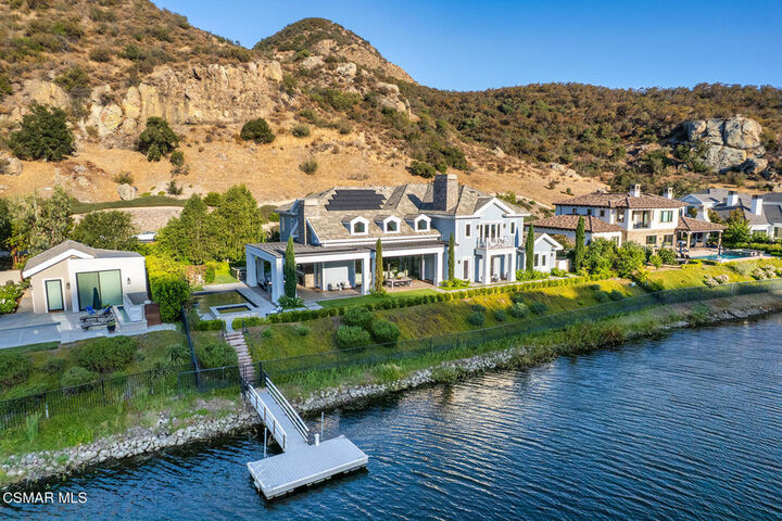 Property Photo:  2385 Calbourne Court  CA 91361