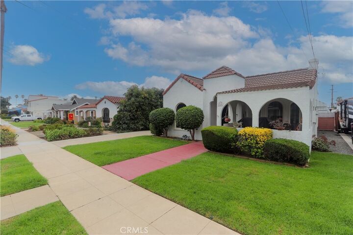 Property Photo:  4224 E Massachusetts Street  CA 90814