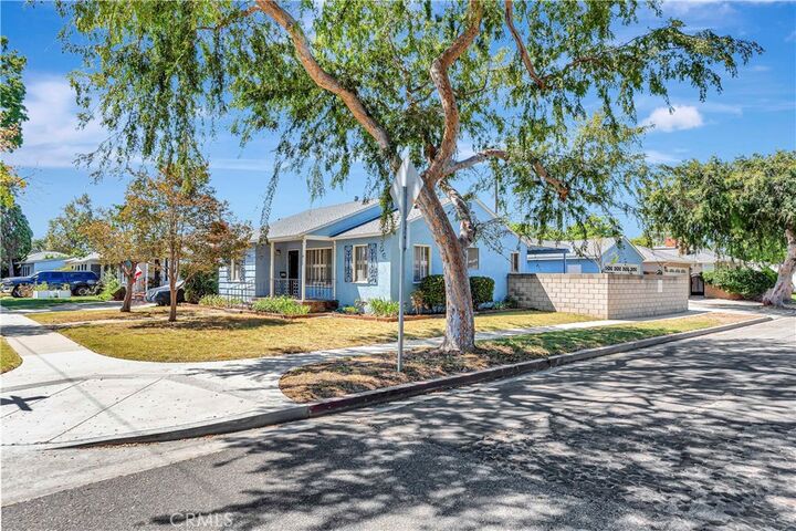 Property Photo:  1949 Chatwin Avenue  CA 90815 