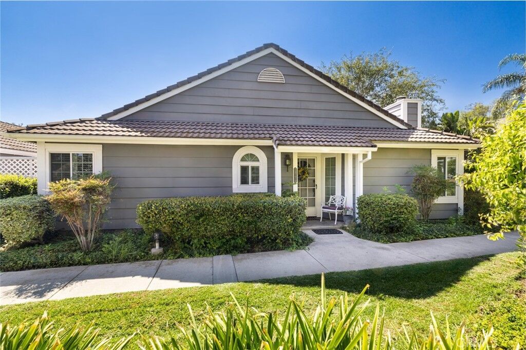 Property Photo: 450 Jeremiah D CA 93065