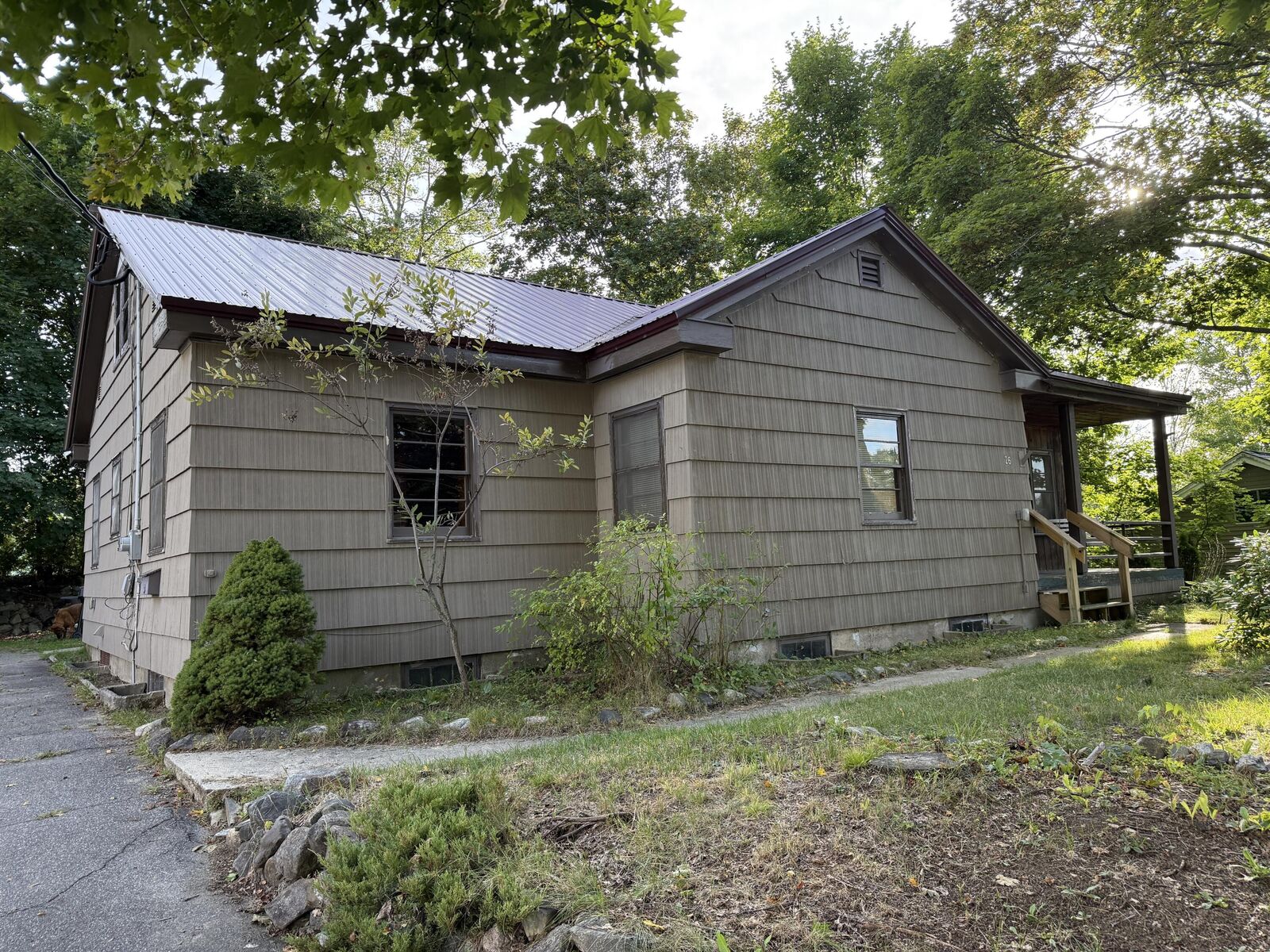 Property Photo:  26 Pleasant Street  ME 04462 