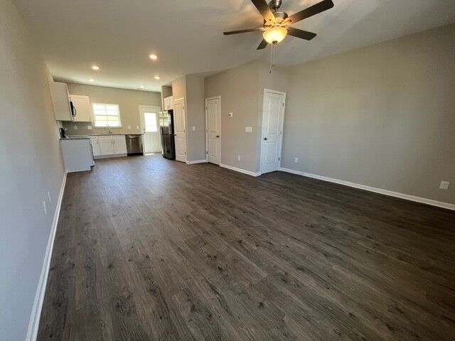 Property Photo:  220 Tara Ct  TN 38401 