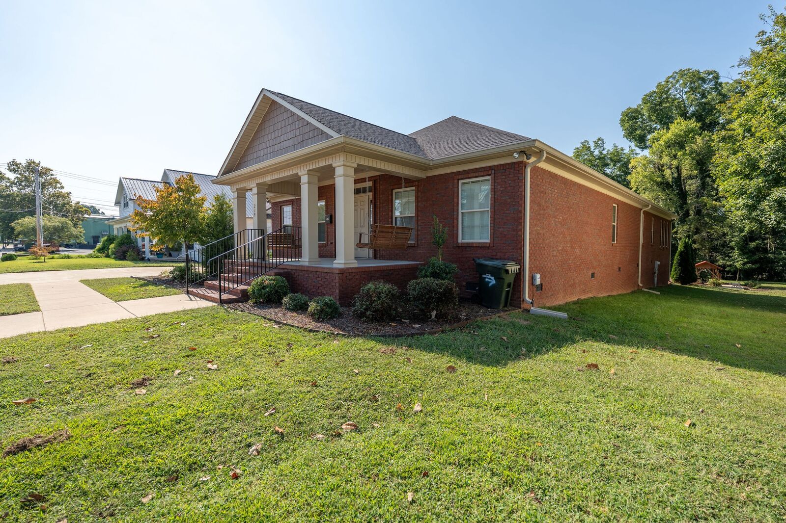 Property Photo: 219 Waterloo St TN 38464