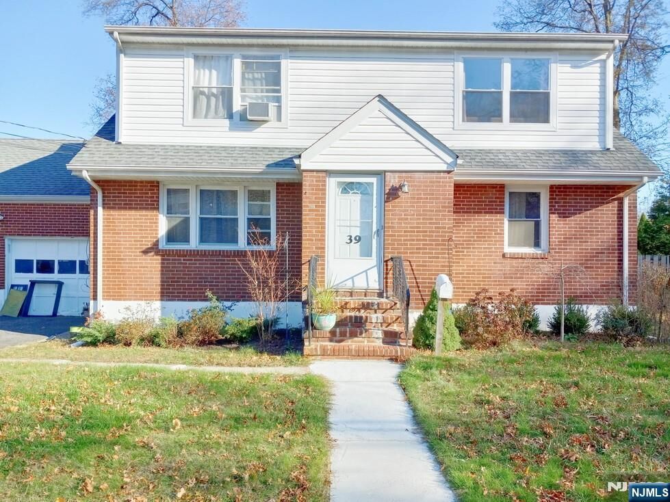 Property Photo:  39 Vivyen Street 1st Fl  NJ 07621 