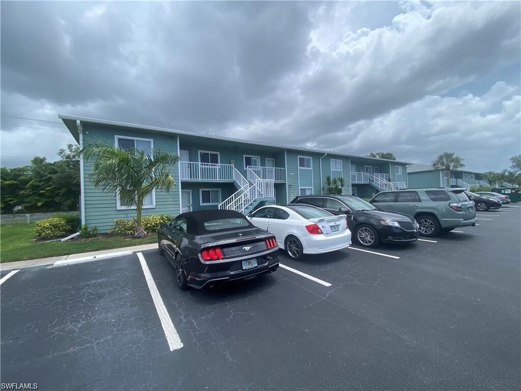 Property Photo:  146 Cypress Way E #6  FL 34110